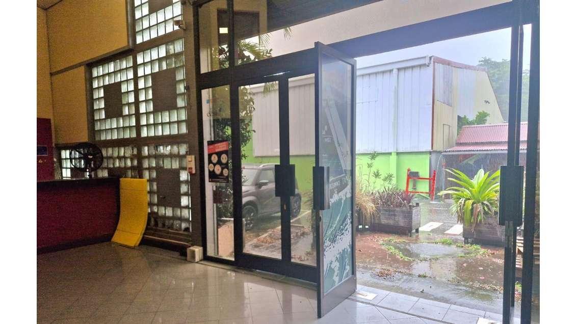 Vente murs commerciaux 642m² à Baie-Mahault