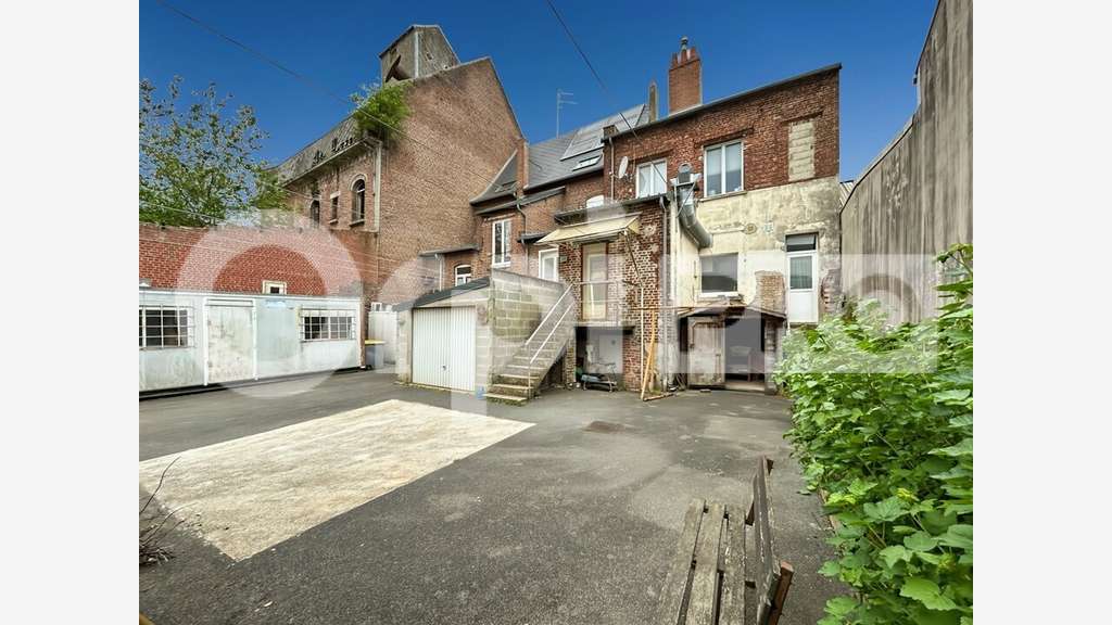 A vendre ancien hôtel-restaurant 410m² à Bapaume