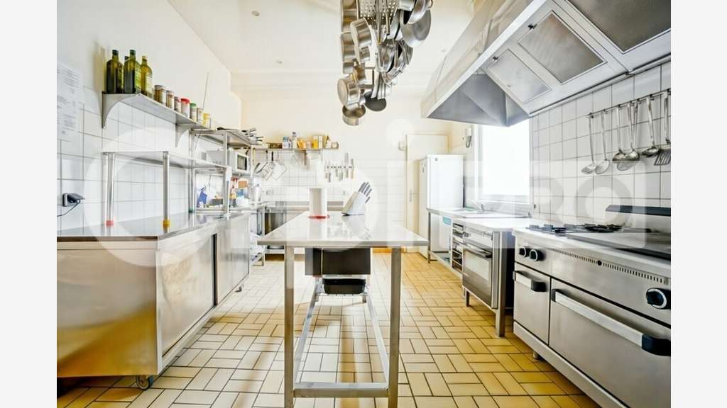 A vendre ancien hôtel-restaurant 410m² à Bapaume
