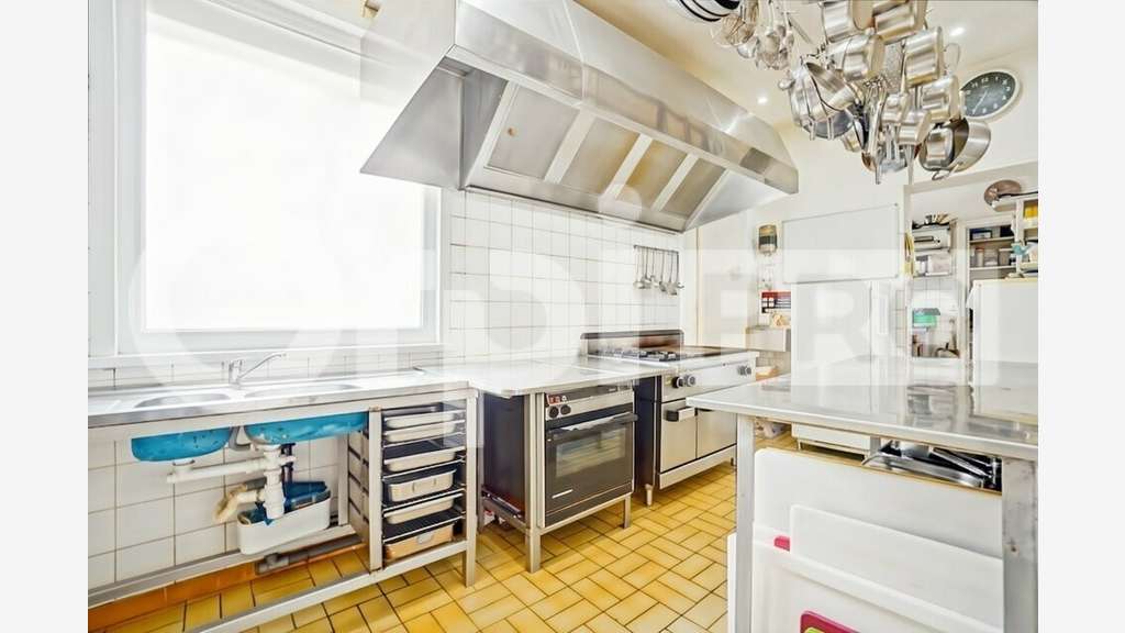 A vendre ancien hôtel-restaurant 410m² à Bapaume