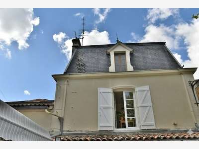 Murs hôtel 240m² à vendre Barbezieux Saint Hilaire
