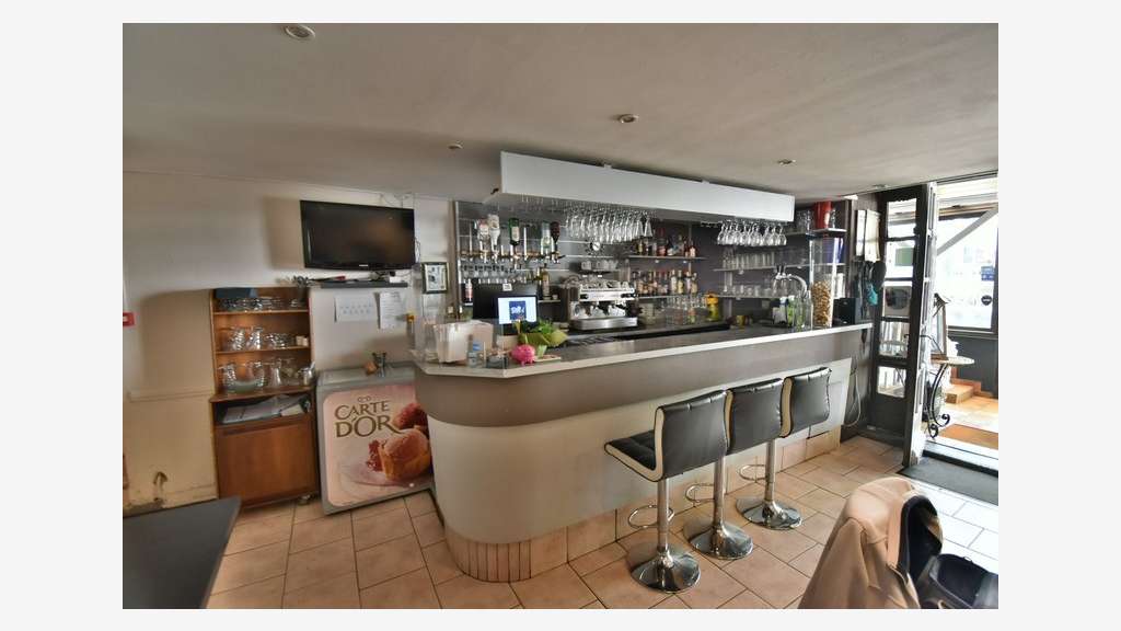 Murs hôtel 240m² à vendre Barbezieux Saint Hilaire