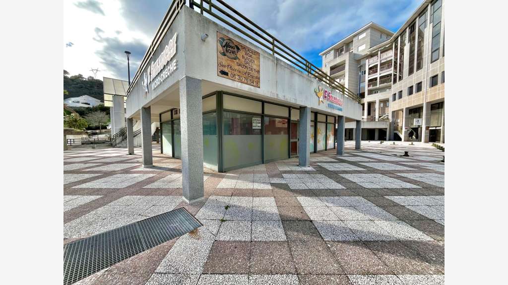 A vendre local 145m² – Bastia, Forum du Fango