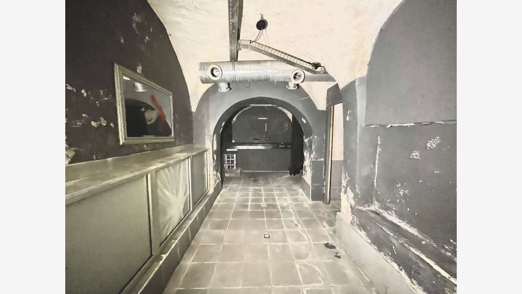 AV ancienne boite de nuit de 157m² à Bastia Port