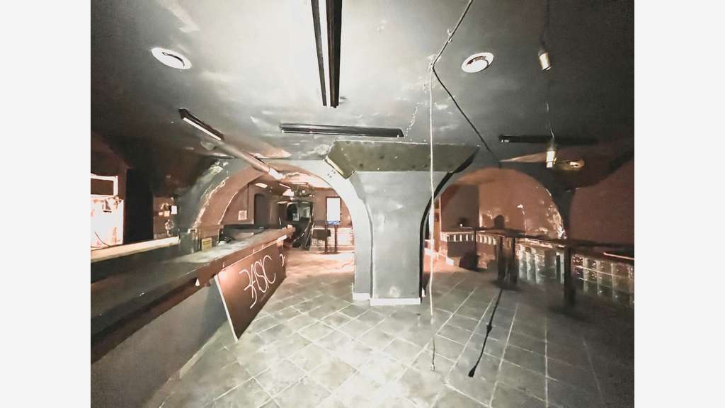 AV ancienne boite de nuit de 157m² à Bastia Port