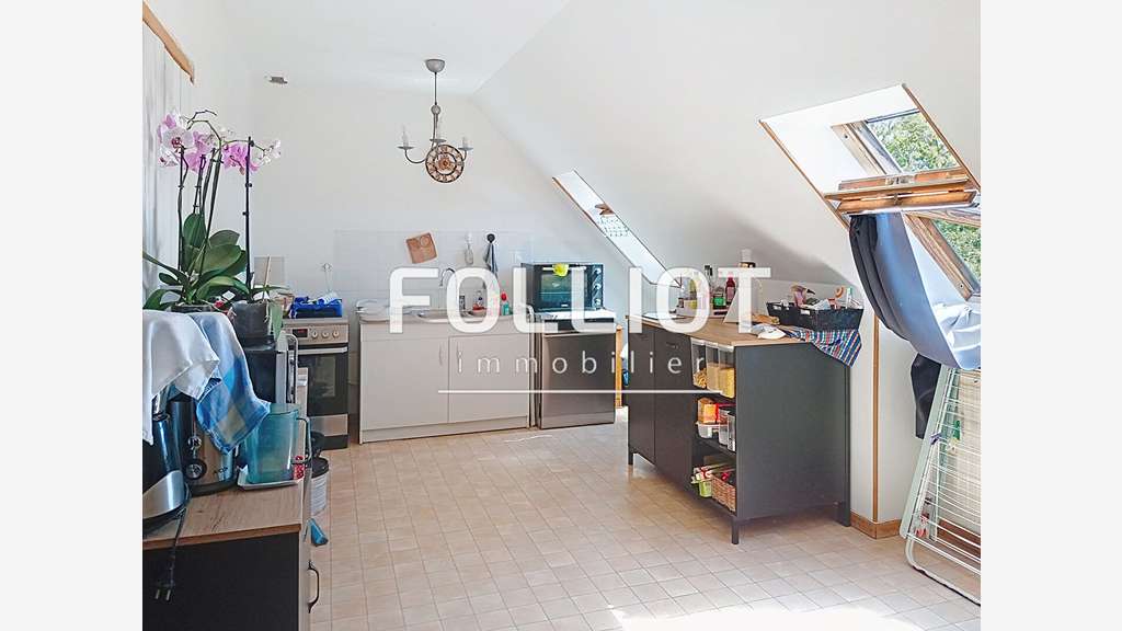 Immeuble avec restaurant et appartement à vendre 