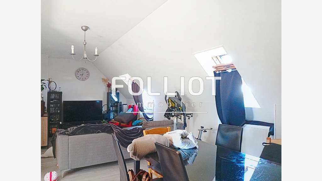 Immeuble avec restaurant et appartement à vendre 