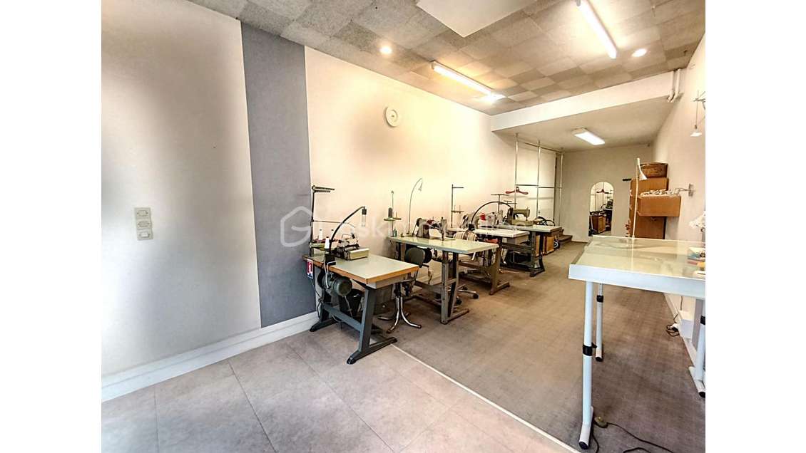 A vendre local 46m² avec studio et cave à Bayeux