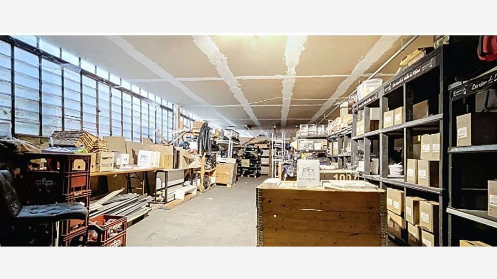 Vente bâtiment commercial de 1021m² à Beauchastel
