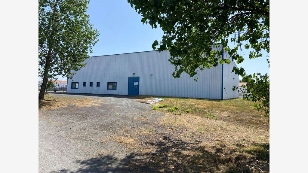 Vente local 880m² à Beauvoir Sur Mer
