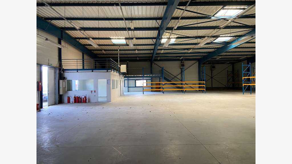 Vente local 880m² à Beauvoir Sur Mer