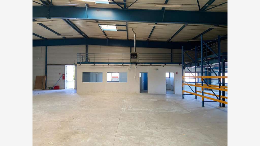 Vente local 880m² à Beauvoir Sur Mer