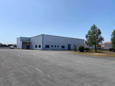 Vente local 880m² à Beauvoir Sur Mer  