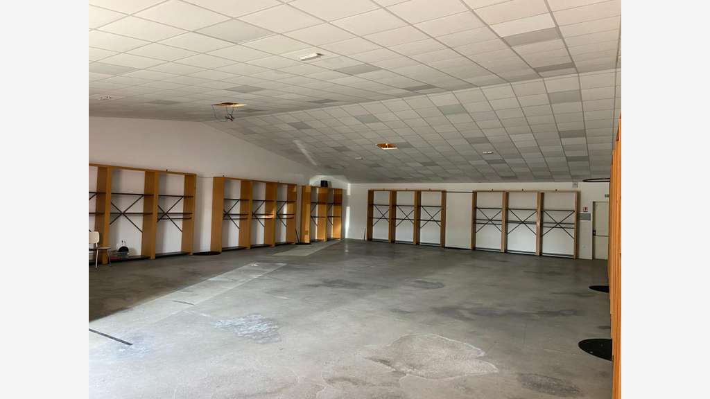Vente local 1200m² à Beauvoir Sur Mer 