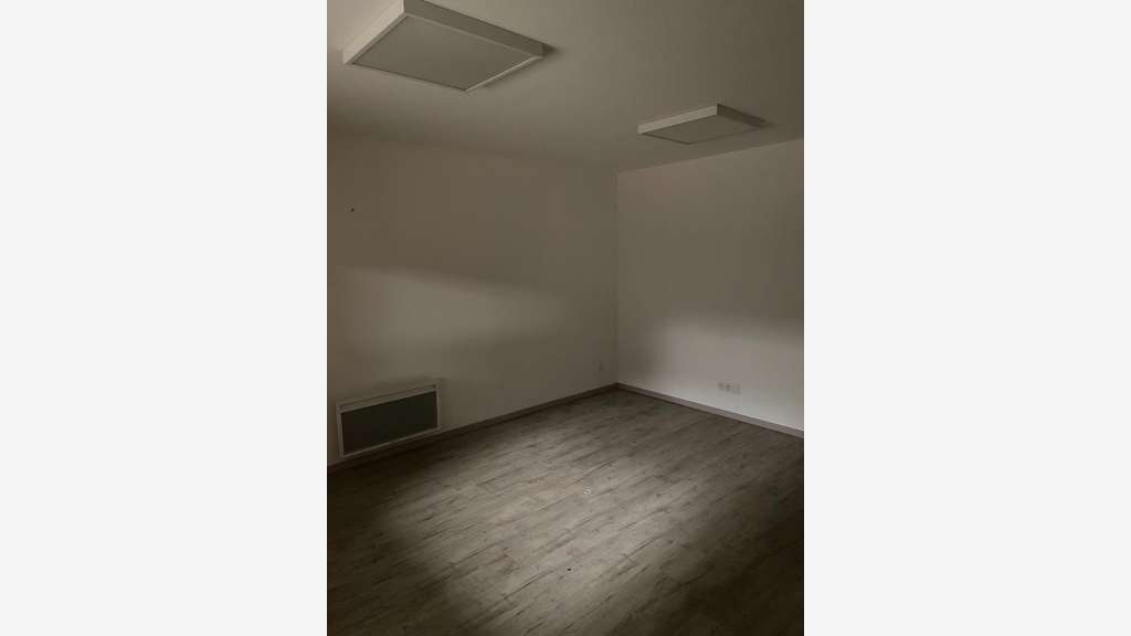 Vente local 1200m² à Beauvoir Sur Mer 