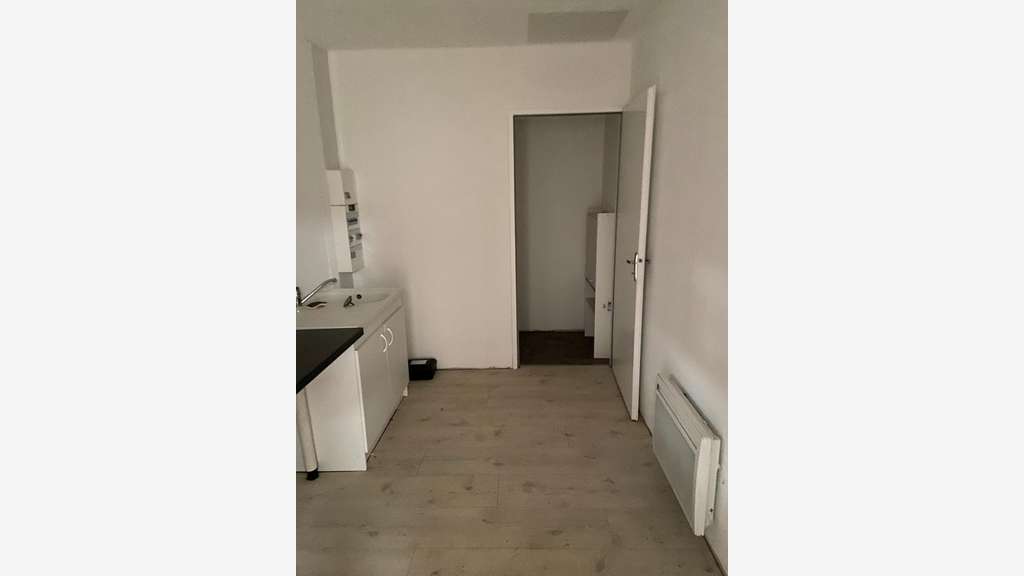 Vente local 1200m² à Beauvoir Sur Mer 