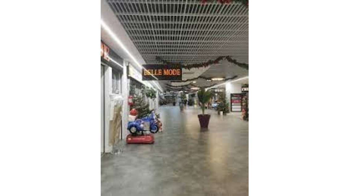 A vendre locaux dans galerie commerciale 4 As