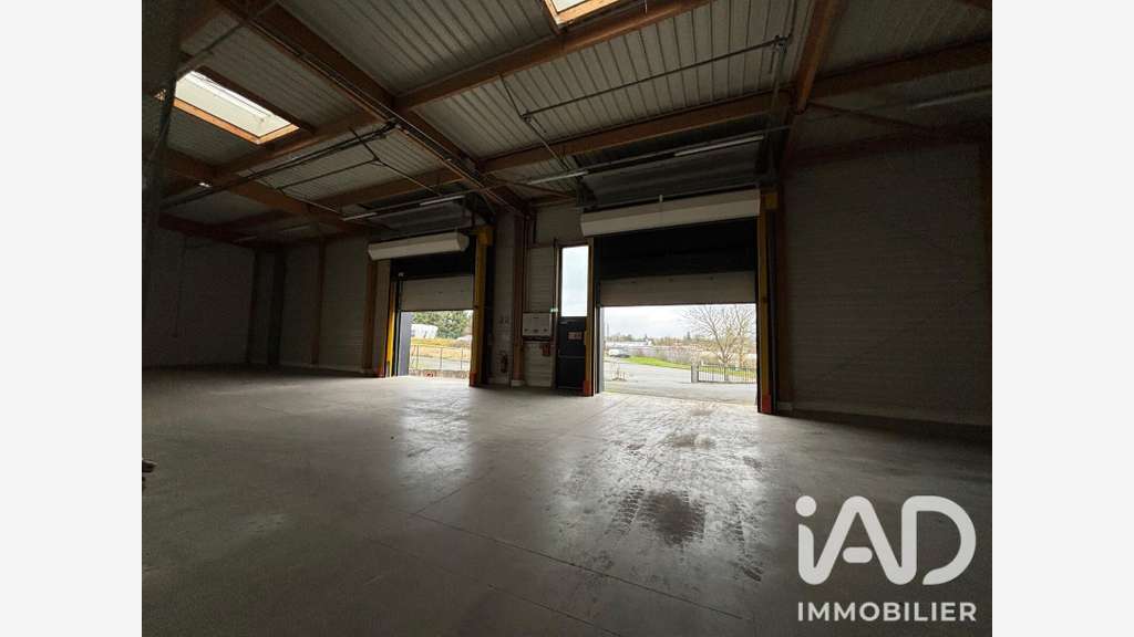 Local commercial à Berd'Huis