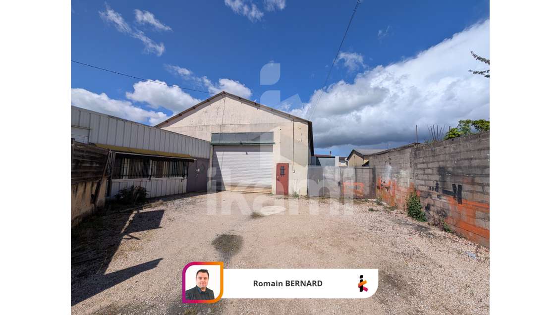 AV entrepôt avec bureaux et dépendance à Bergerac