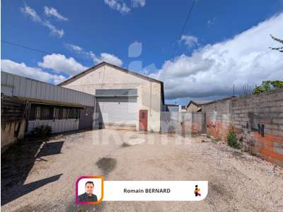 AV entrepôt avec bureaux et dépendance à Bergerac