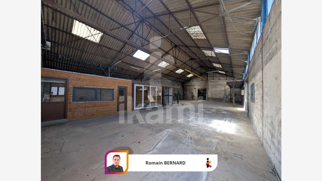 AV entrepôt avec bureaux et dépendance à Bergerac