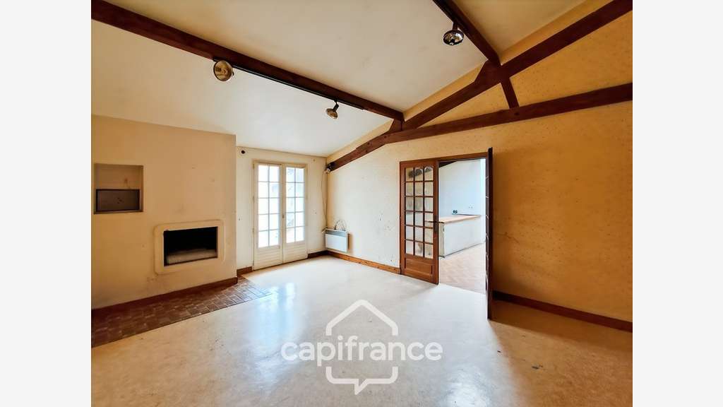 Local commercial 179m² à vendre à Bessé-sur-Braye