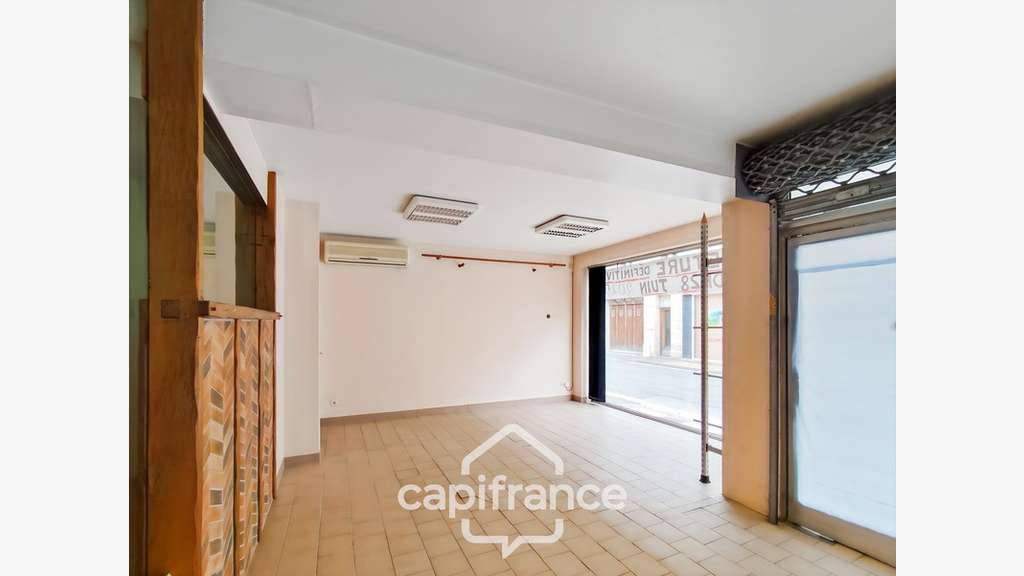 Local commercial 179m² à vendre à Bessé-sur-Braye