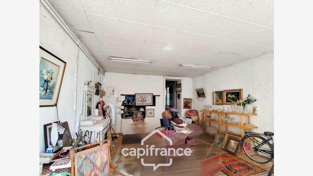 Local/bureau à vendre BESSE SUR BRAYE (72)