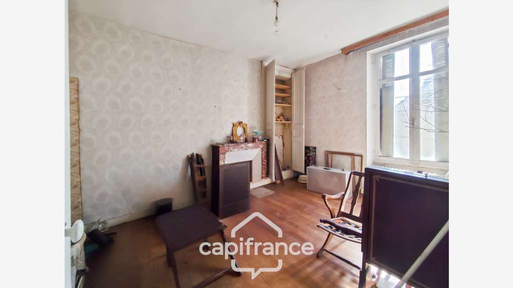 Local/bureau à vendre BESSE SUR BRAYE (72)