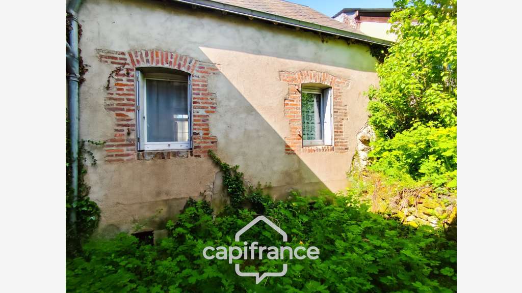 Local/bureau à vendre BESSE SUR BRAYE (72)
