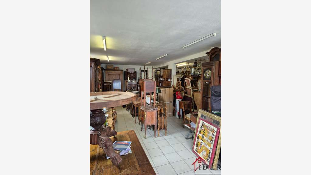 Vente local lumineux isolé de 130m² à Beure