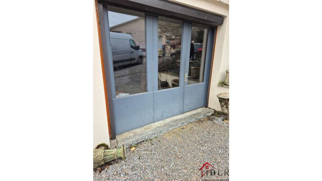 Vente local lumineux isolé de 130m² à Beure