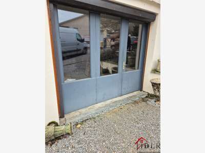 Vente local lumineux isolé de 130m² à Beure