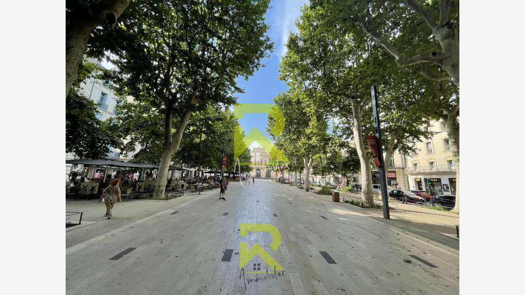 Droit au bail boutique 50m² rue piétonne Béziers
