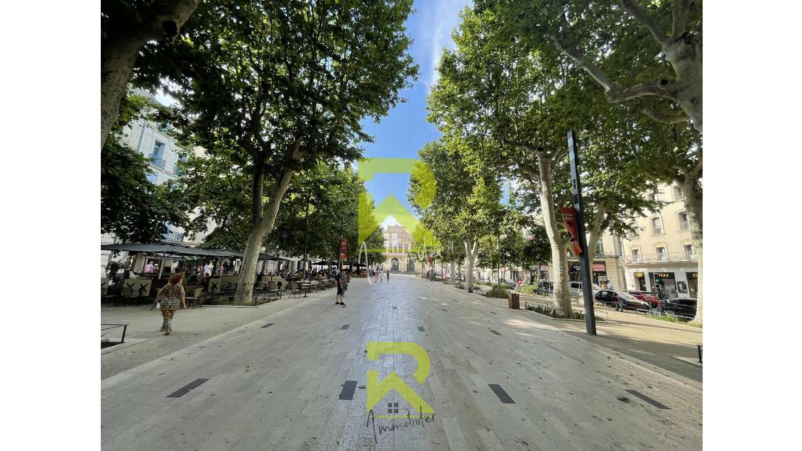 Droit au bail boutique 50m² rue piétonne Béziers