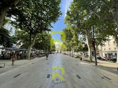 Droit au bail boutique 50m² rue piétonne Béziers