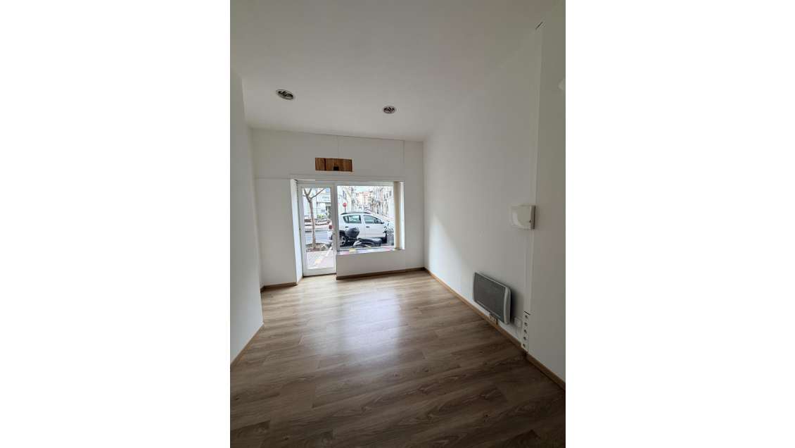 Cède local commercial de 18m² à Béziers Clemenceau