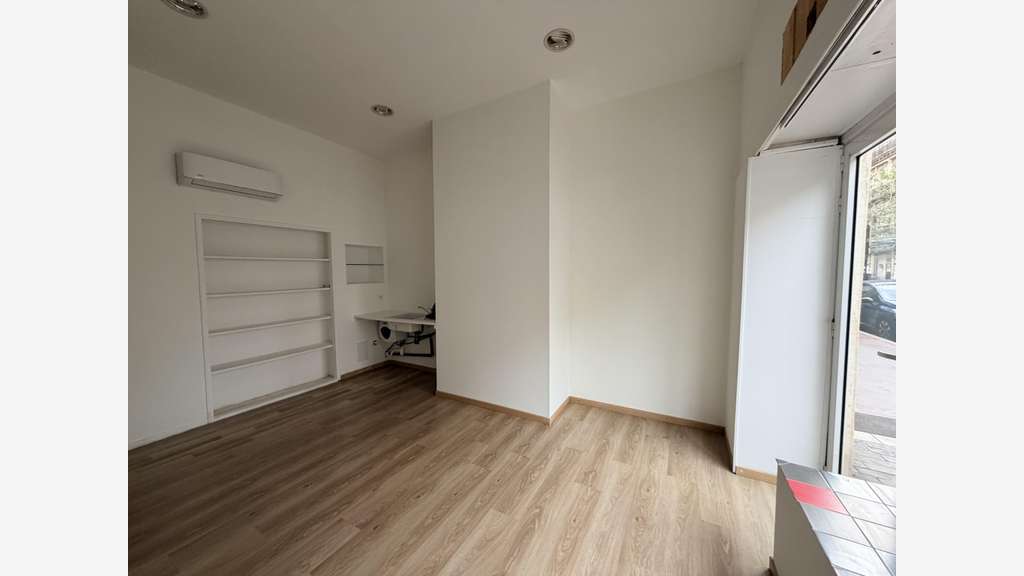 Cède local commercial de 18m² à Béziers Clemenceau