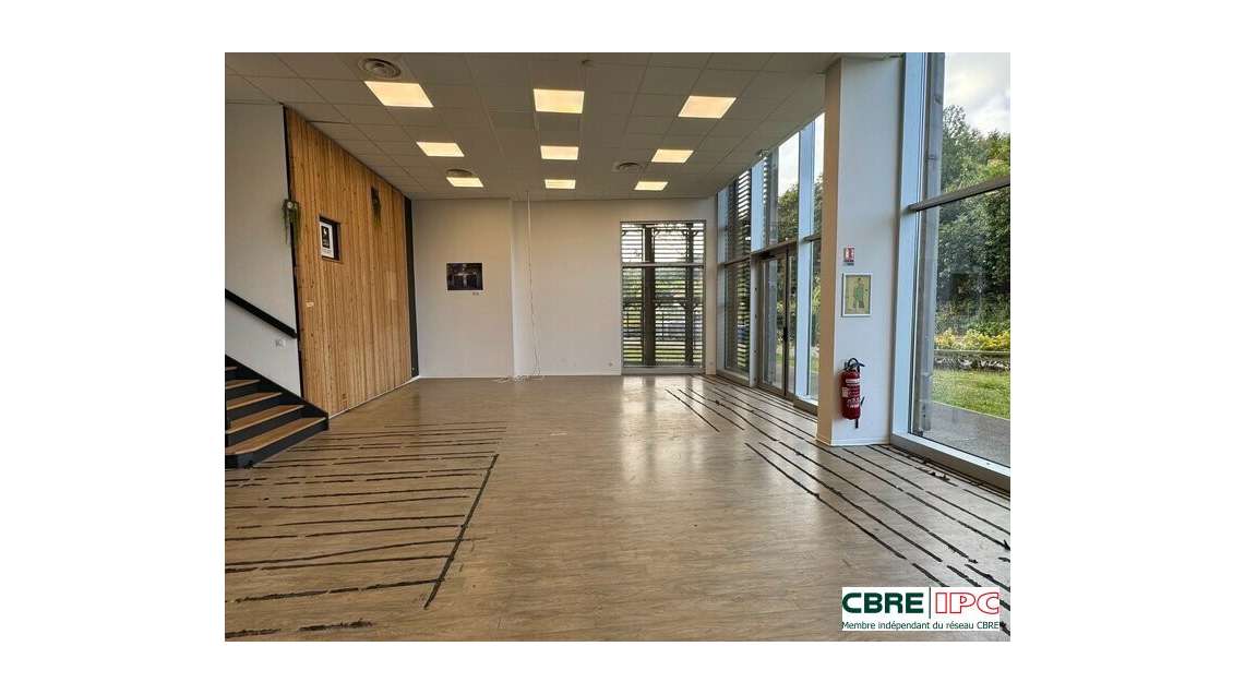 Vente local 191m² proche grands axes à Biarritz