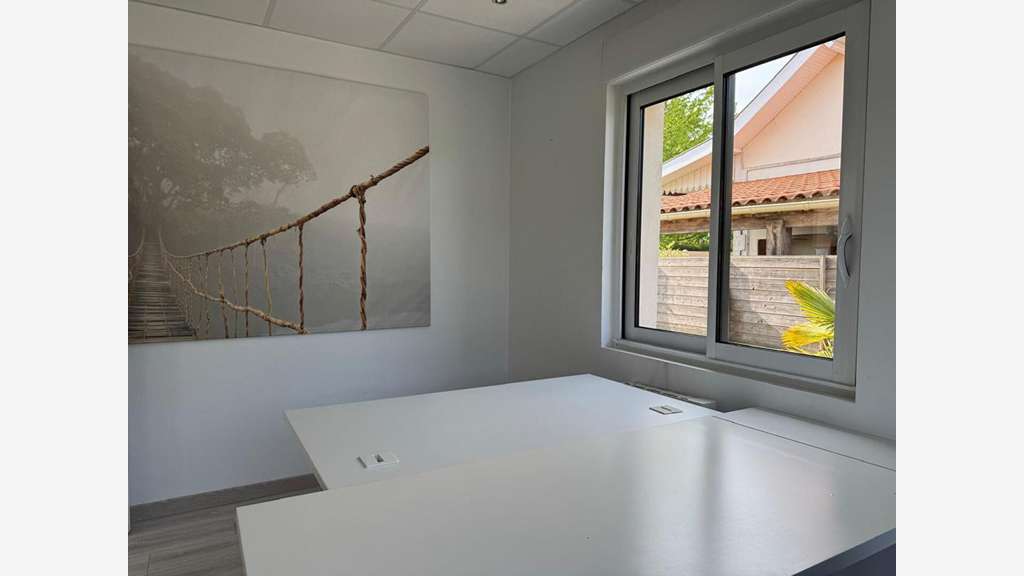 Vente local commercial de 77m² à Biscarrosse