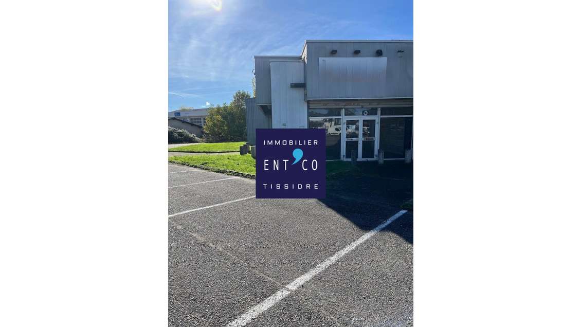 Vente local commercial moderne 343m² à louer à Boé