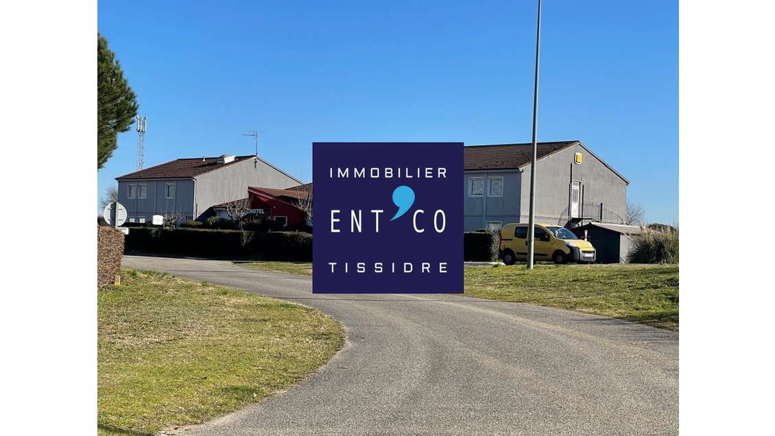 Vente murs commerciaux 717m² avec terrain à Agen