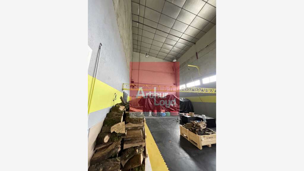 Local commercial 1500m² à vendre à Boé