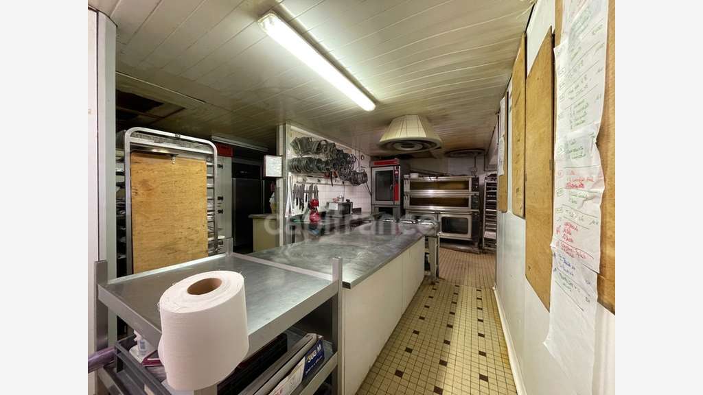 A vendre murs commerciaux occupés Bonneuil-Matours