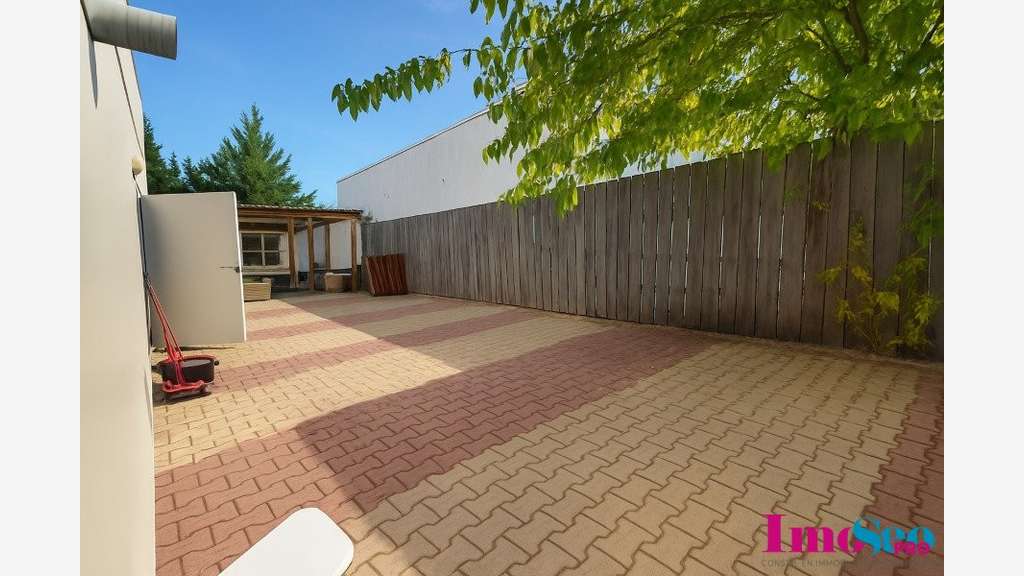 Local commercial 950m² à vendre ZI Bordeaux Nord