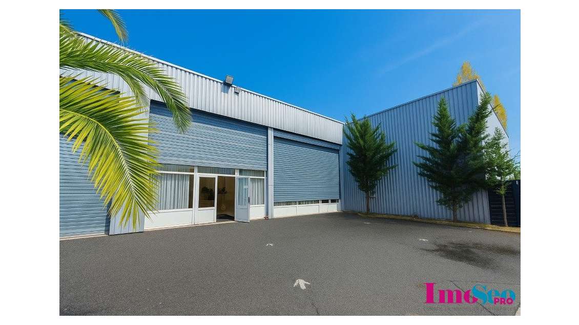 Local commercial 950m² à vendre ZI Bordeaux Nord