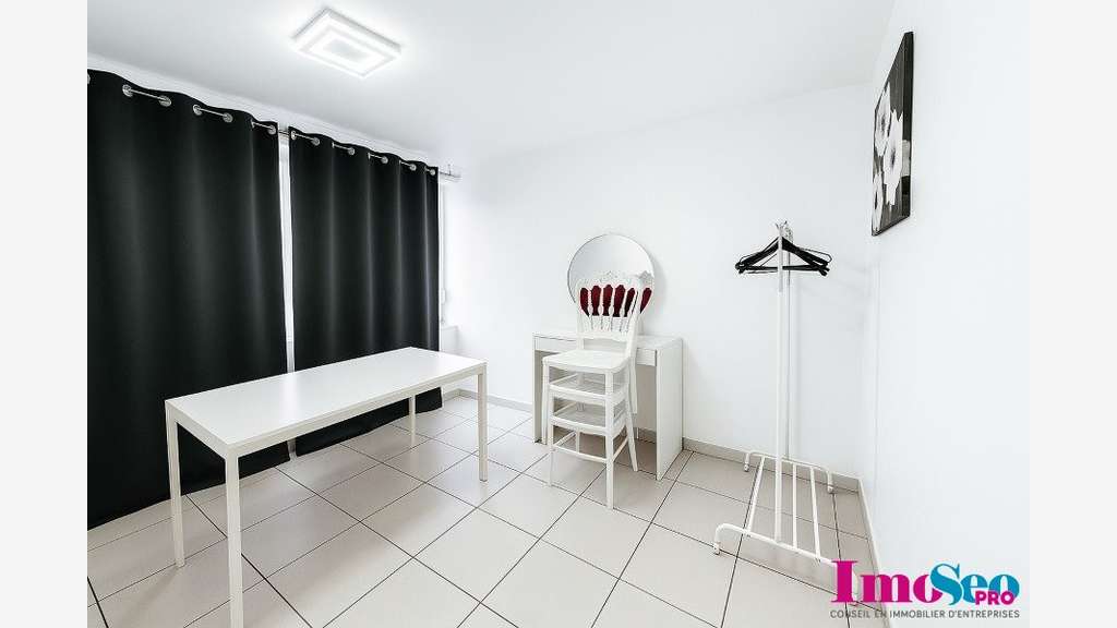 Local commercial 950m² à vendre ZI Bordeaux Nord