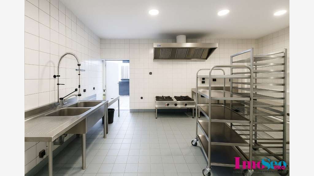 Local commercial 950m² à vendre ZI Bordeaux Nord