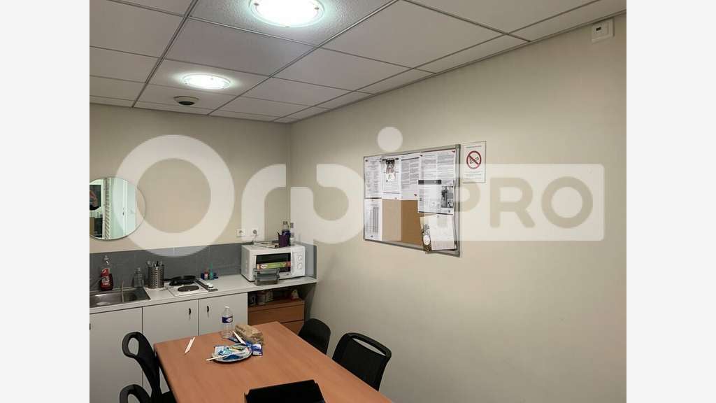 Local commercial 180m² à vendre à Bordeaux 