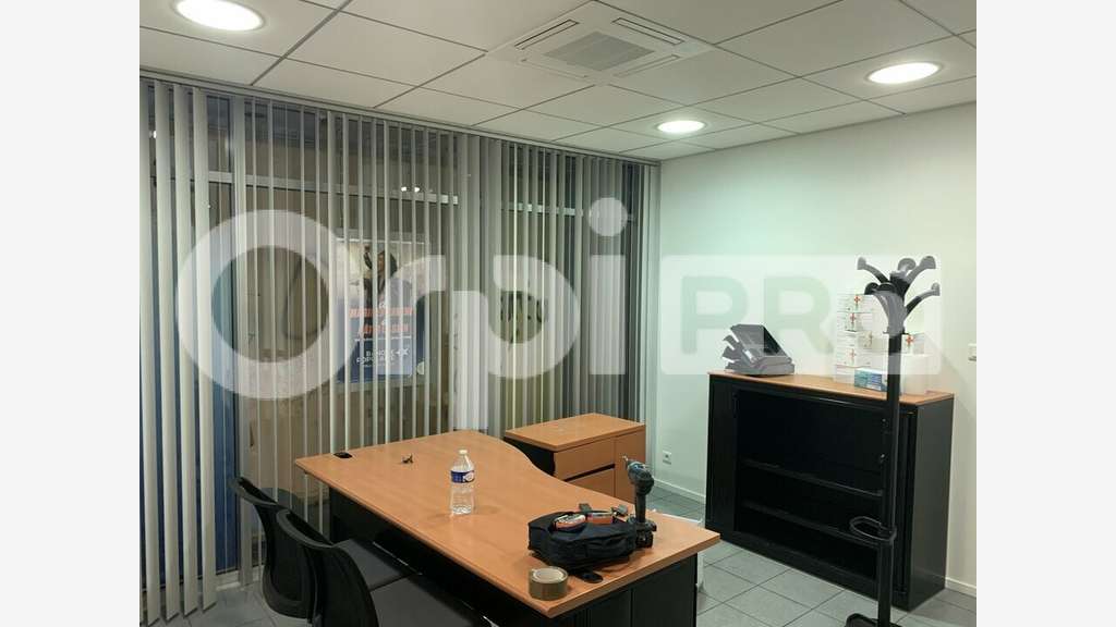 Local commercial 180m² à vendre à Bordeaux 